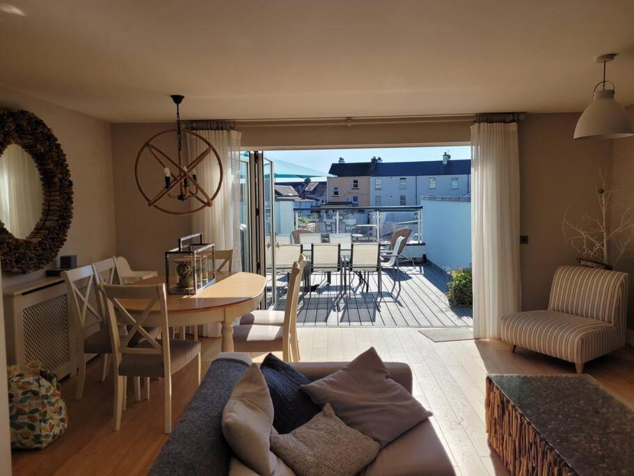 Central Modern Townhouse In Saundersfoot Villa Exterior foto